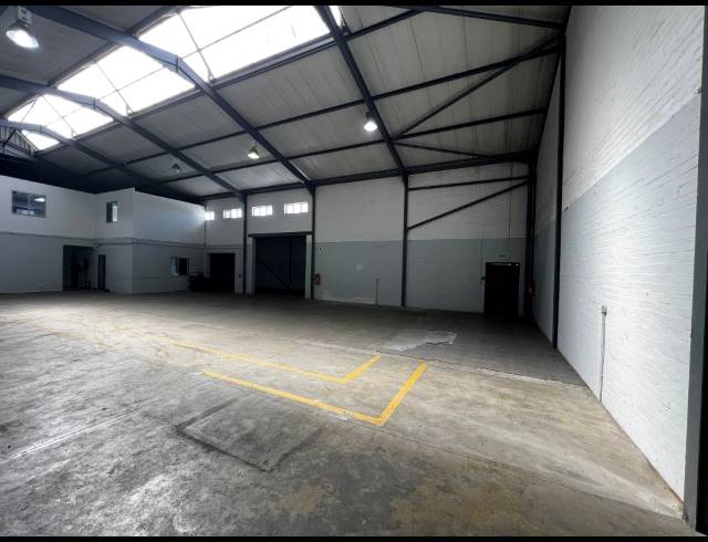 752M² WAREHOUSE TO LET IN AIRPORT INDUSTRIA